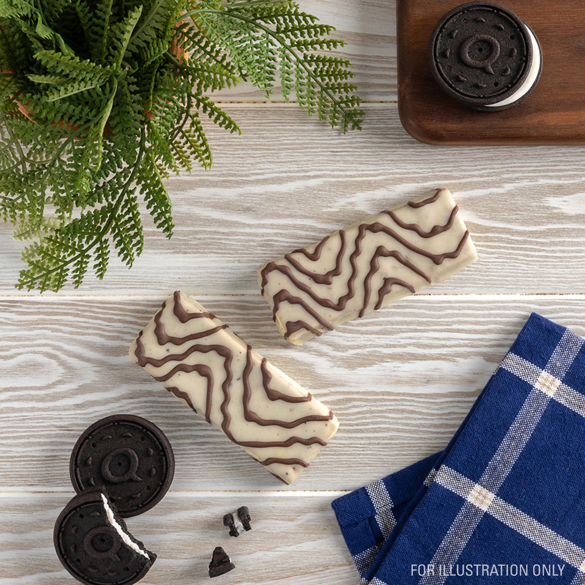 dipped-cookies-and-cream-protein-bars-j4 15807_QN_USA_ProteinBar_CAC_InterimAssetUpdate_Digital-Dipped-ProductCarouselSet_Tabletop2.jpg